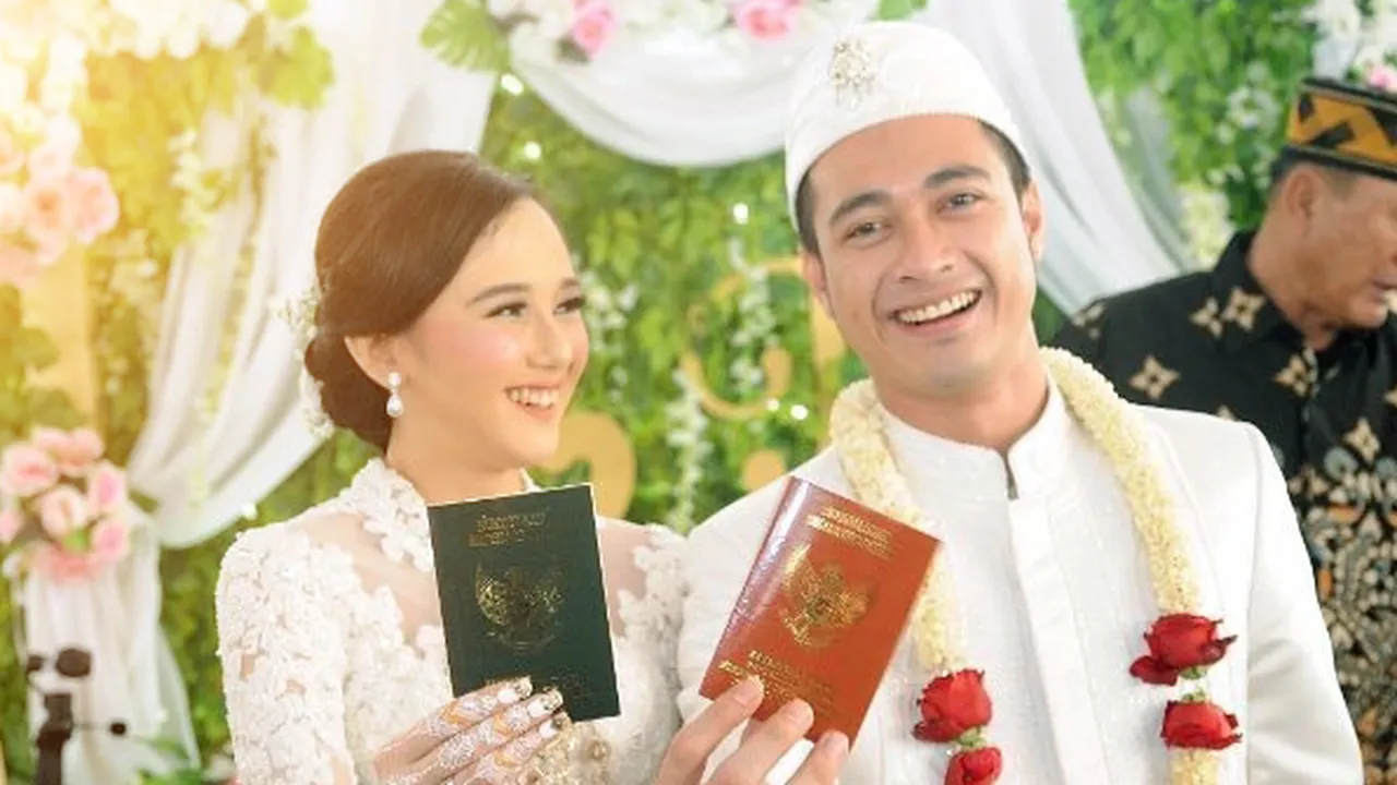 Curhatan Istri Eza Gionino Pasca Menjalani Pernikahan Yang Tak Direstui