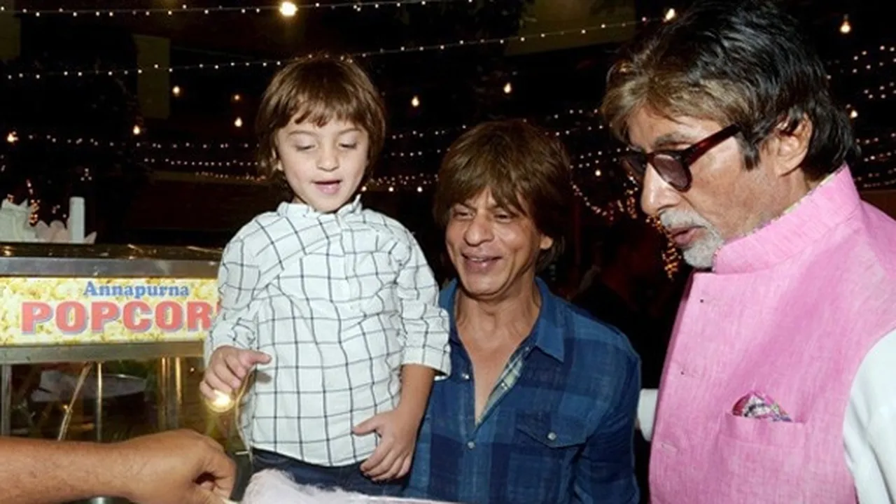Cute! Abram Khan Yakin Amitabh Bachchan Adalah Ayah Shahrukh Khan