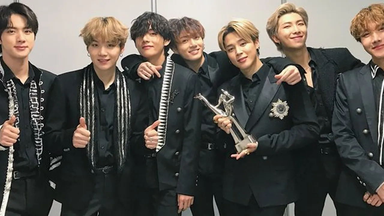Daftar Lengkap Pemenang 2020 Golden Disc Awards: BTS Jadi Grup Pertama yang Menangkan 2 Daesang Sekaligus Daftar Lengkap Pemenang 2020 Golden Disc Awards: BTS Jadi Grup Pertama yang Menangkan 2 Daesang Sekaligus
