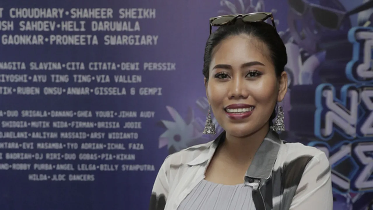 Dalam Kondisi Hamil, Evi Masamba Pisah Rumah dengan Suami