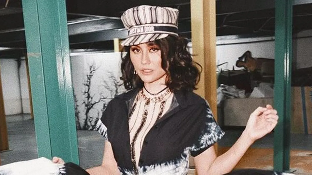 Dandan Keren Tapi Gak ke Mana-Mana, Agnez Mo Mengaku Suka Pakai Baju Cowo Dandan Keren Tapi Gak ke Mana-Mana, Agnez Mo Mengaku Suka Pakai Baju Cowo