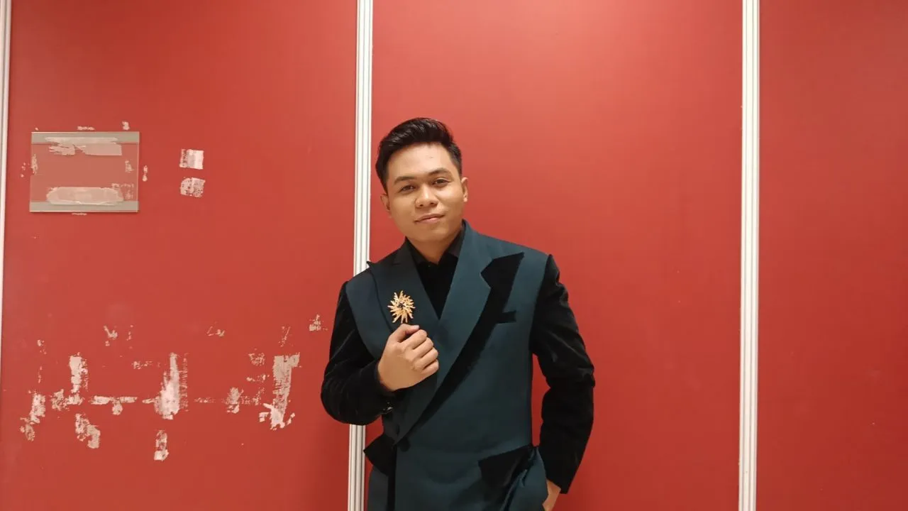 Danil DA8 Rindu Teman dan Keluarga di Sumenep Selama Berkompetisi Danil DA8 Rindu Teman dan Keluarga di Sumenep Selama Berkompetisi