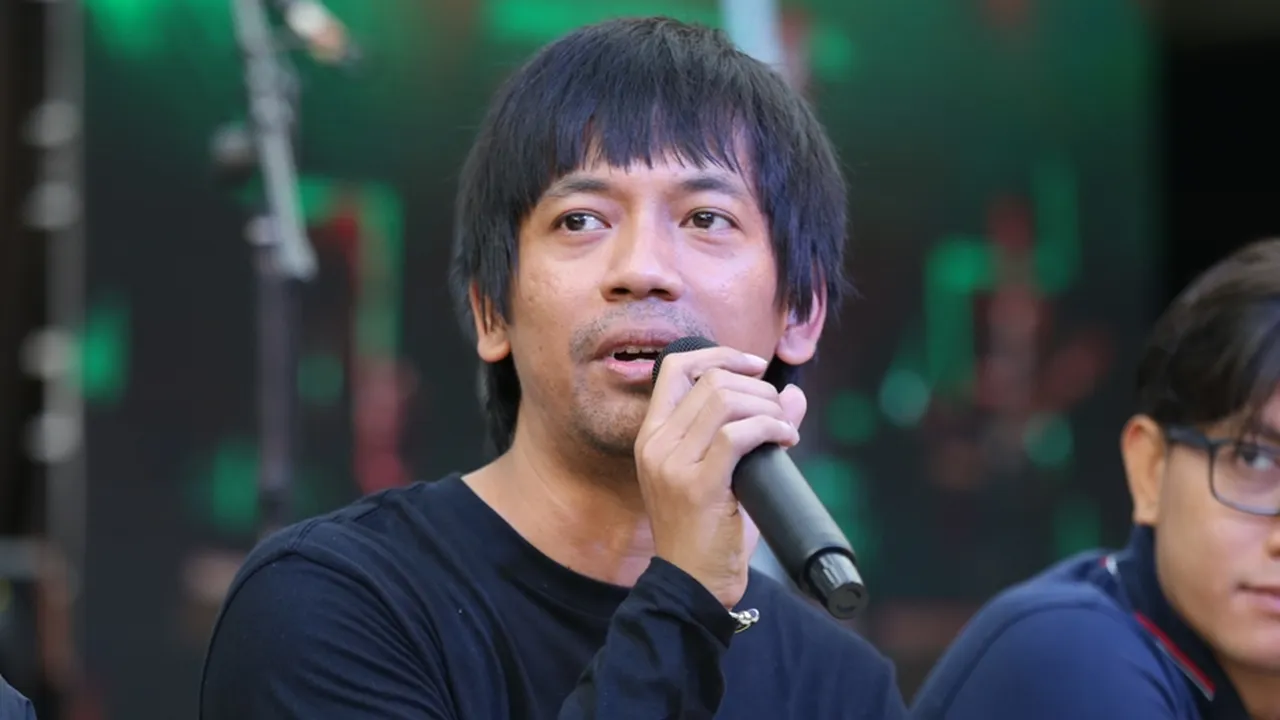 Daur Ulang Lagu Kala Surya Tenggelam, Rian D'Masiv Bicara dengan Almahrum Chrisye