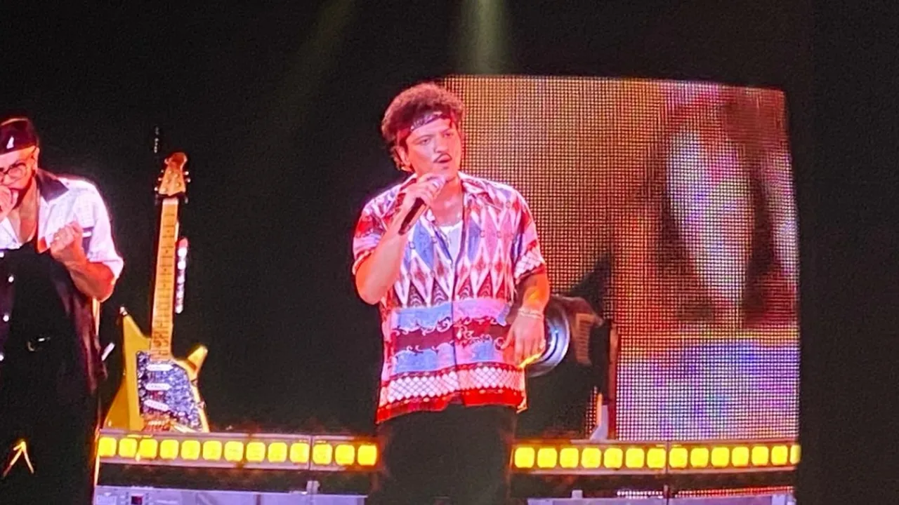 Day 1 Konser Bruno Mars di Jakarta: Aku Kangen Kamu Sayang! Day 1 Konser Bruno Mars di Jakarta: Aku Kangen Kamu Sayang!