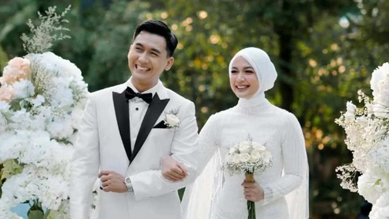 Dea Annisa Mantap Berhijab Usai Menikah, Didukung Penuh Mazaki Ahmad Dea Annisa Mantap Berhijab Usai Menikah, Didukung Penuh Mazaki Ahmad