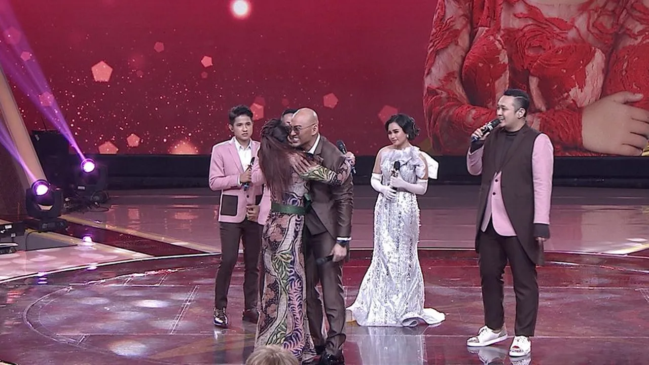 Deddy Corbuzier dan Soimah Bersatu Di Panggung D'Star, Bikin Haru