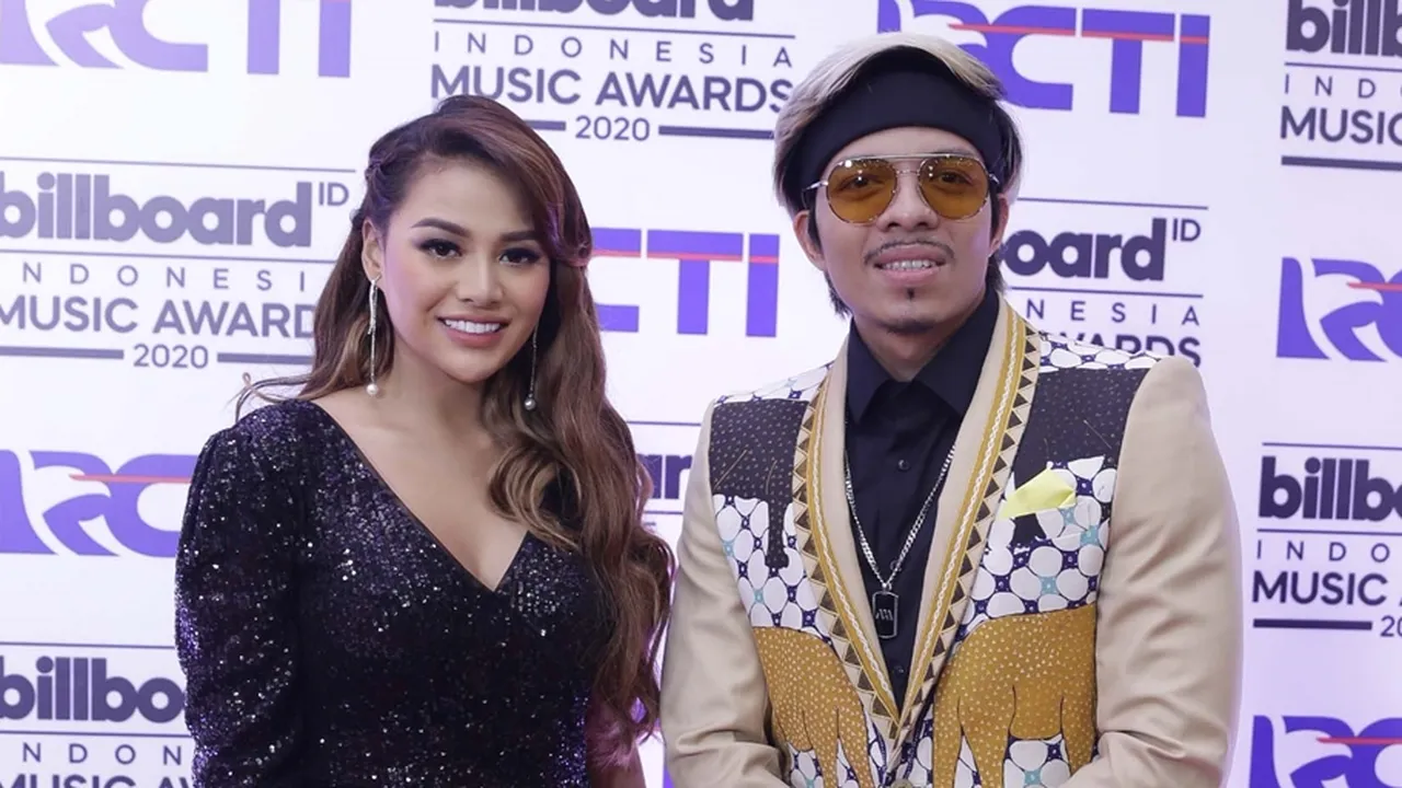 Dekat Sejak Collabs, Kedekatan Atta Halilintar dan Aurel Hermansyah Bermula Dari Obat Tidur Dekat Sejak Collabs, Kedekatan Atta Halilintar dan Aurel Hermansyah Bermula Dari Obat Tidur