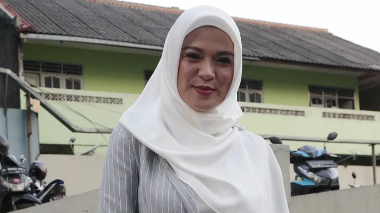 Delia Septianti Ajak Generasi Millenial Jangan Golput Delia Septianti Ajak Generasi Millenial Jangan Golput