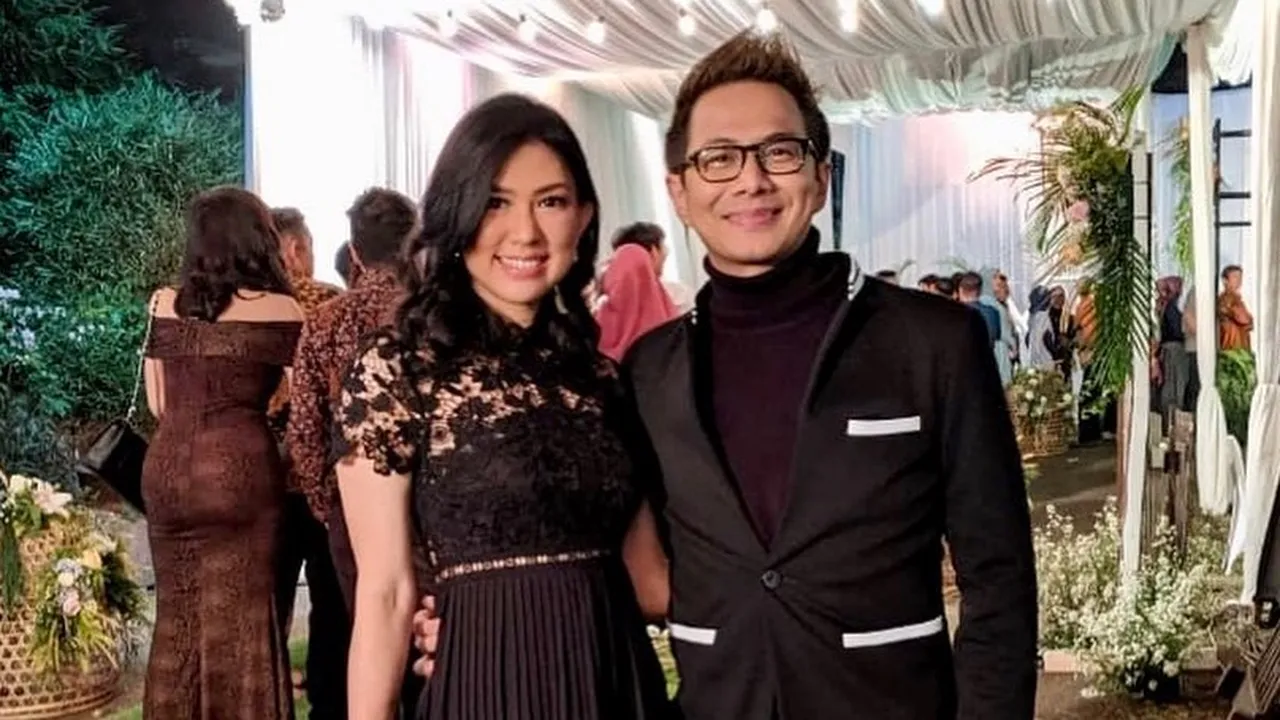 Delon dan Aida Pilih Menikah di Hari Pahlawan, Ini Alasannya