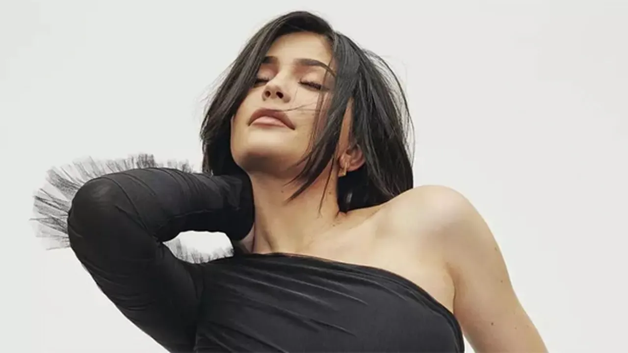 Demi Stormi Webster, Kylie Jenner Rela Pulang Duluan Dari Pesta