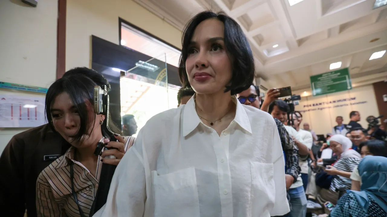 Demian Absen, Sidang Cerai Sara Wijayanto Digelar Ulang 8 Oktober