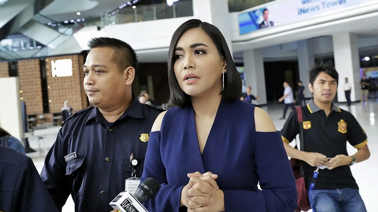 Denada Ungkap Alasan Soal Bawa Anak Berobat ke Singapura