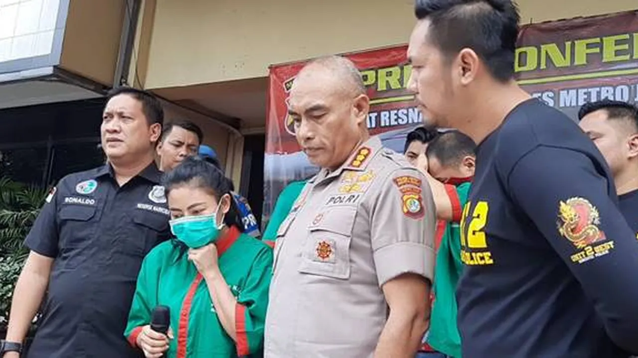 Dengan Mata Berkaca-Kaca, Vitalia Sesha Minta Maaf Pada Keluarga