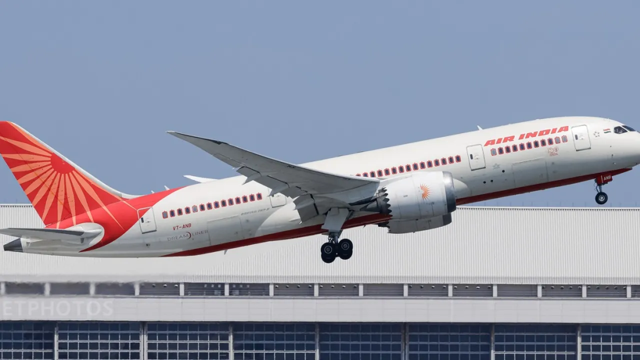 Detik-Detik Pesawat Air India Jatuh Setelah Lepas Landas, Bawa 242 Penumpang