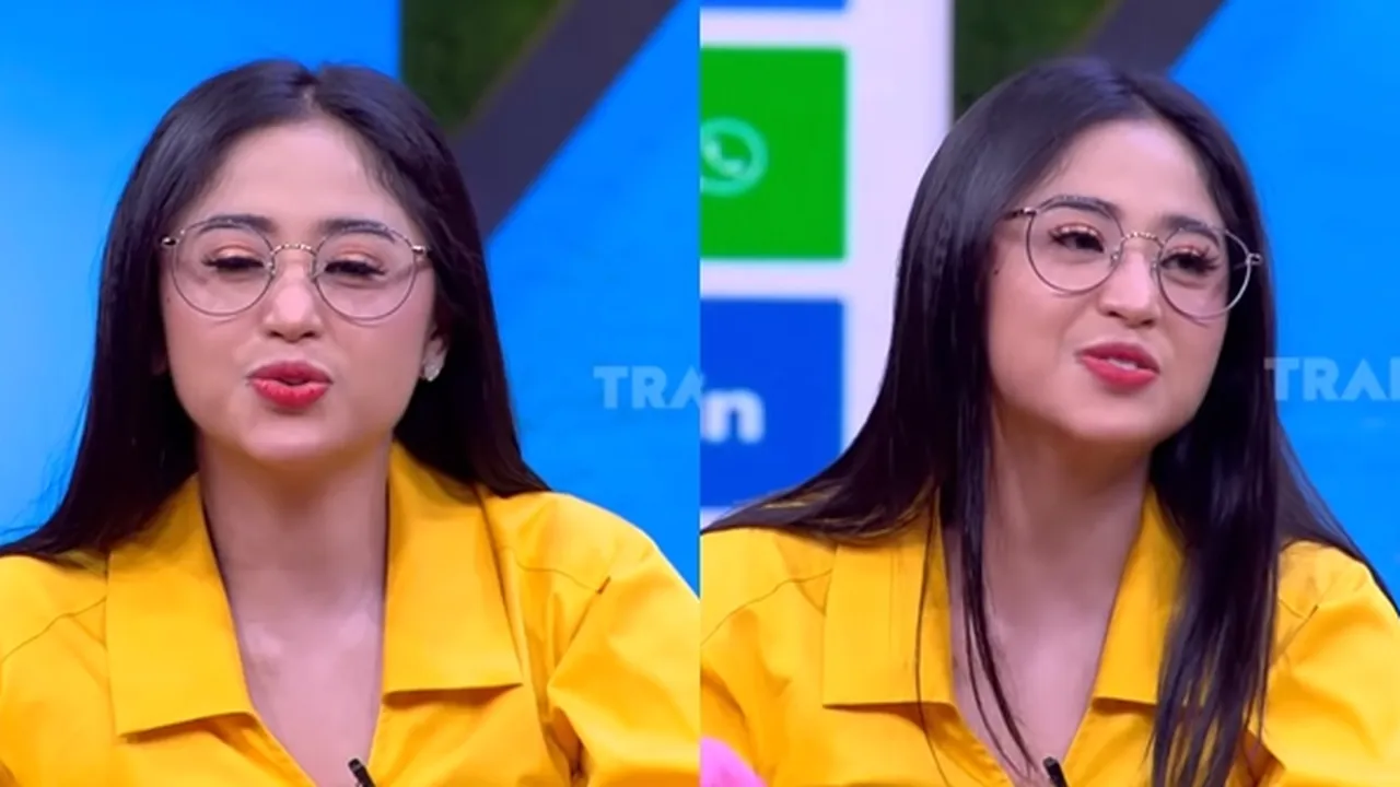 Dewi Perssik Jadi Guru Ngaji di Usia Belia, Dapat Gaji Rp 15 Ribu