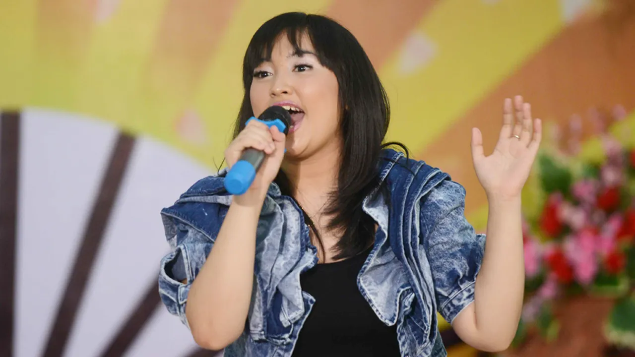 Dewi Perssik Jadi Sosok Ibu Sekaligus Mentor Untuk Lebby Wilayati