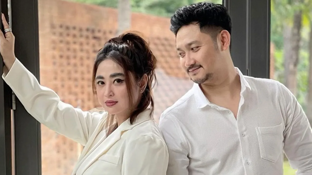 Dewi Perssik Menuding DIrinya Sering Ambil Uang Tanpa Izin, Angga Wijaya: Sudah Saya Kembalikan Dewi Perssik Menuding DIrinya Sering Ambil Uang Tanpa Izin, Angga Wijaya: Sudah Saya Kembalikan