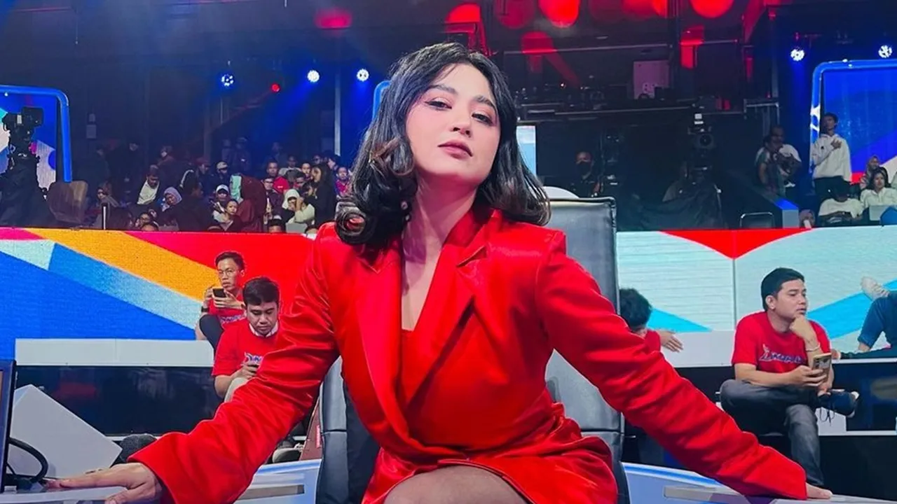 Dewi Perssik Siap Menggoyang Singapore Lewat Konser Dangdut Mania