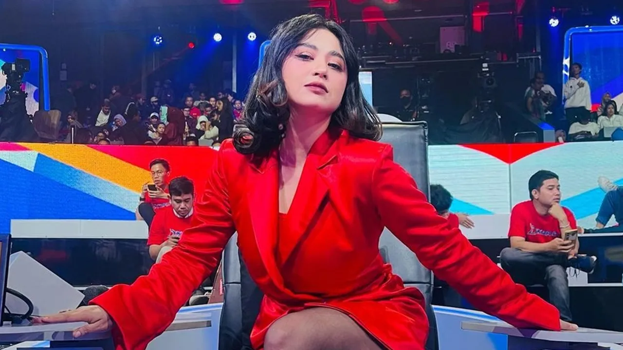 Dewi Perssik Tegaskan Nggak Mau Terima Bayaran Endorse, Pilih Berbagi Dengan Sesama