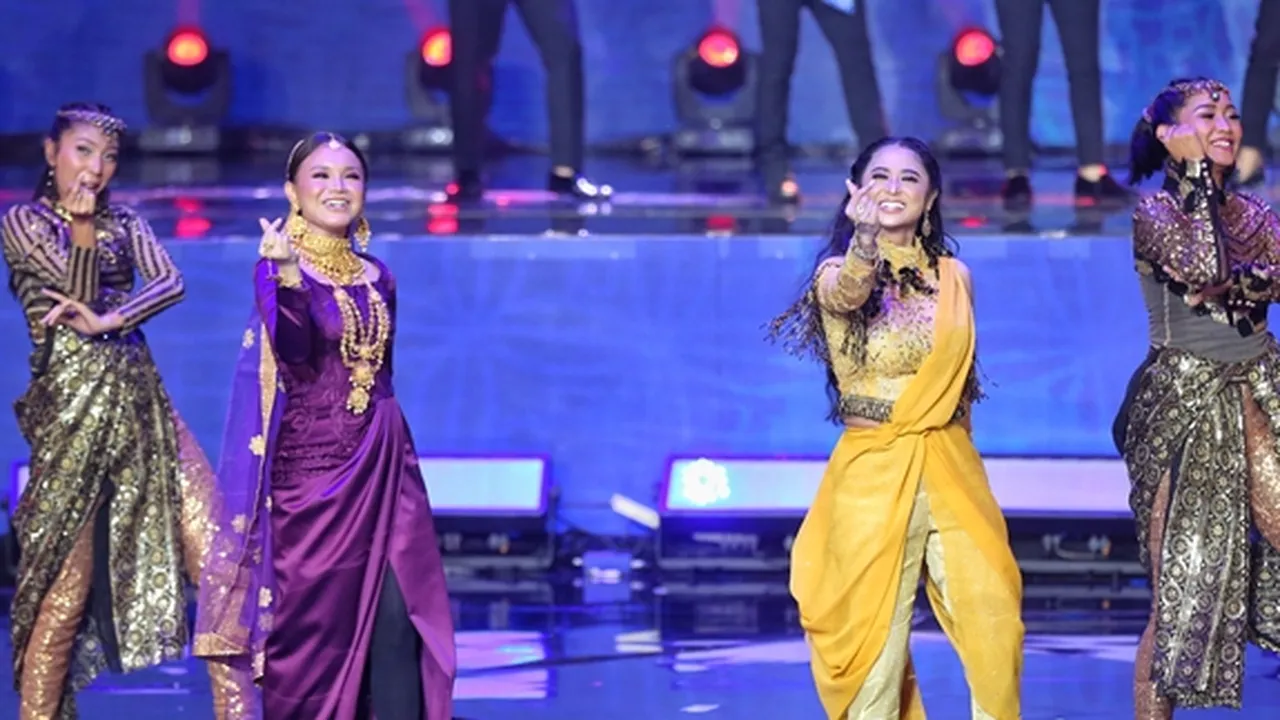 Dewi Perssik Ungkap Perasaannya Bisa Nyanyi Bareng Rossa: Seru Duet Sama Diva Ini