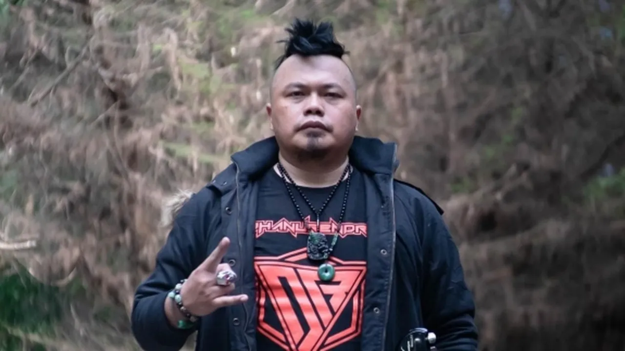 Dhanurendra Vokalis Dirty Frank Rilis Single Solo Perdana 'Human', Angkat Tema Religi