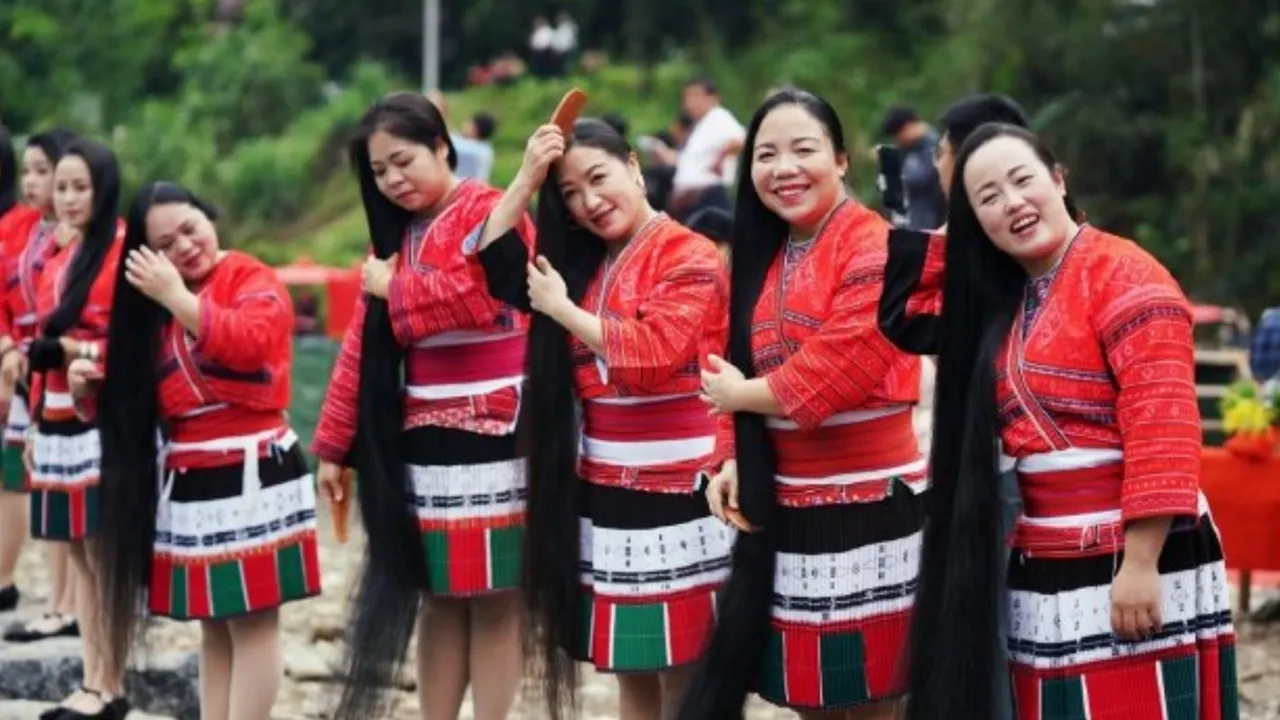 Di China Ada Desa Tersembunyi yang Semua Penduduknya 'Rapunzel'