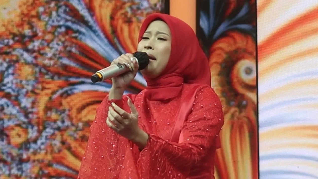 Didandani Habis-Habisan oleh Ivan Gunawan, Dila Berhasil Bikin Pangling di Panggung 'Rising Star Dangdut'