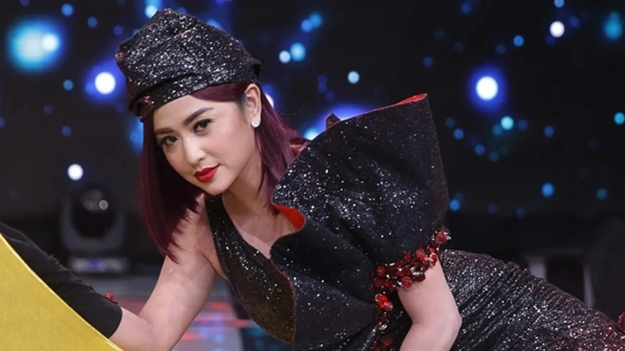 Didatangi Lewat Mimpi, Dewi Perssik Masih Rasakan Kehadiran Sang Ayah