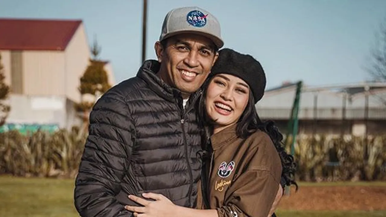 Didatangi Mendiang Glenn Fredly Lewat Mimpi, Mutia Ayu: Makasih Udah Nengokin
