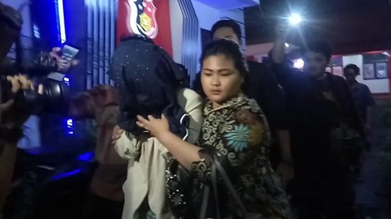 Diduga Libatkan Artis, Polisi Ringkus Praktik Prostitusi Online di Batu