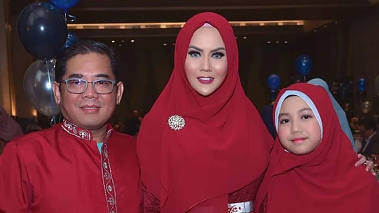 Digugat Cerai Nita Thalia, Sang Suami Akhirnya Buka Suara Ajukan Permohonan Cerai Lebih Dahulu Digugat Cerai Nita Thalia, Sang Suami Akhirnya Buka Suara Ajukan Permohonan Cerai Lebih Dahulu