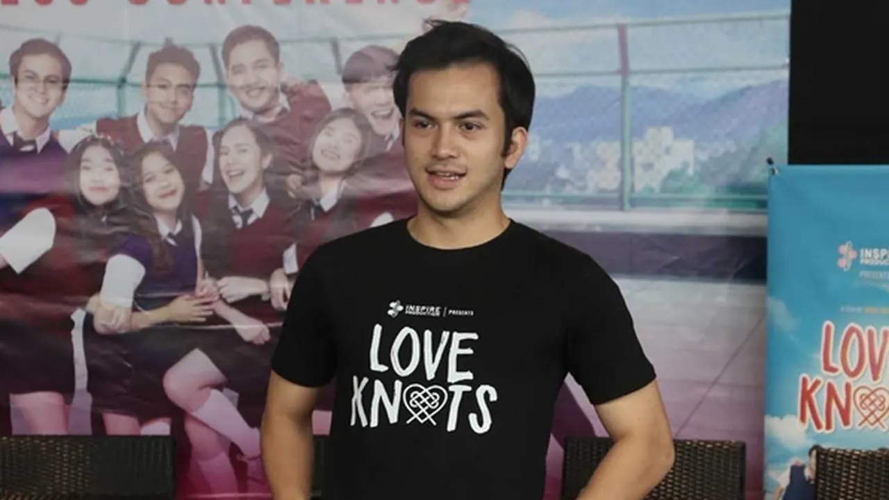 Dikabarkan Sudah Lakukan Lamaran Pada Syifa Hadju, Ini Kata Rizky Nazar Dikabarkan Sudah Lakukan Lamaran Pada Syifa Hadju, Ini Kata Rizky Nazar