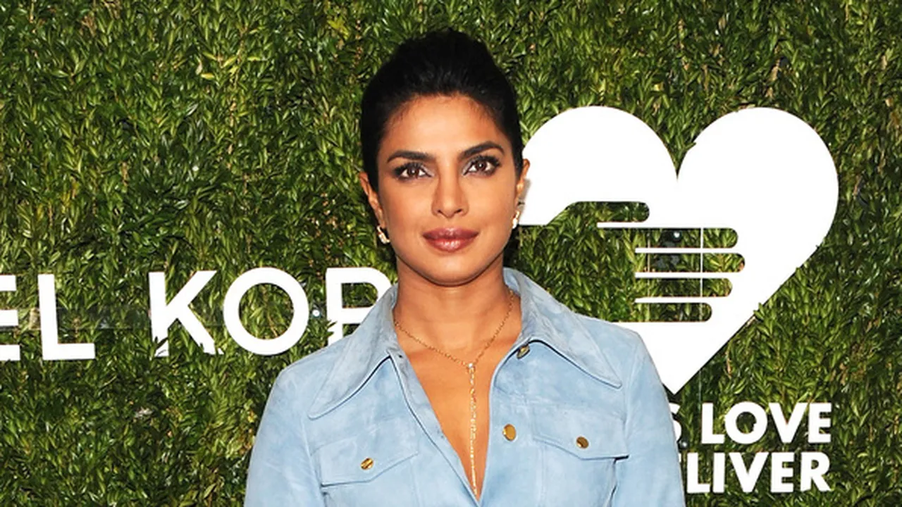 Dikado Stylist, Priyanka Chopra Dapat Tas Anjing Rp 19 Juta
