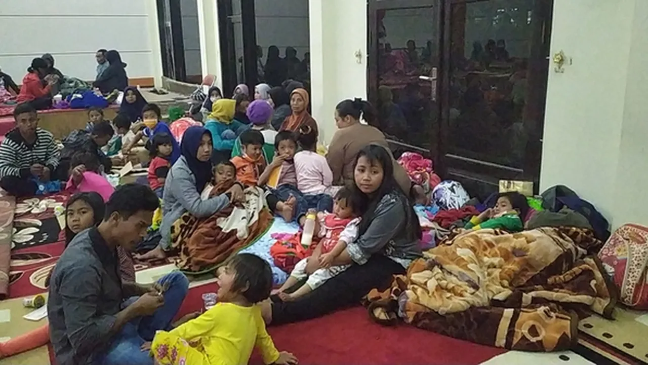Dilanda Angin Puting Beliung, Ribuan Warga Kaki Gunung Arjuno Diungsikan