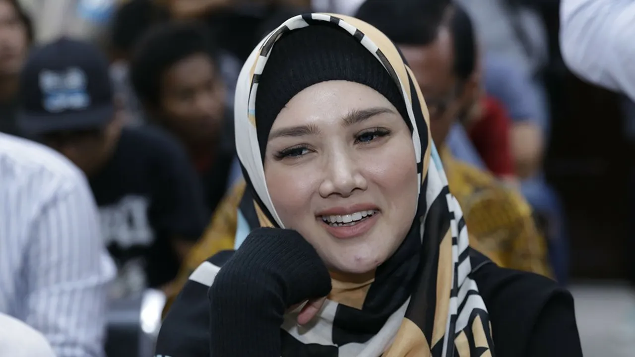 Dilantik Jadi Anggota DPR, Mulan Jameela Bantah Tudingan Tak Tahu Program Kerja Dilantik Jadi Anggota DPR, Mulan Jameela Bantah Tudingan Tak Tahu Program Kerja
