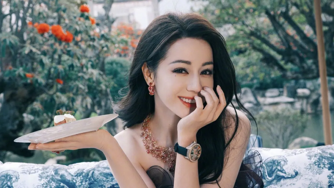 Dilraba Dilmurat the One and Only Artis China Kelahiran 90an dengan Peningkatan Kepopuleran 200%