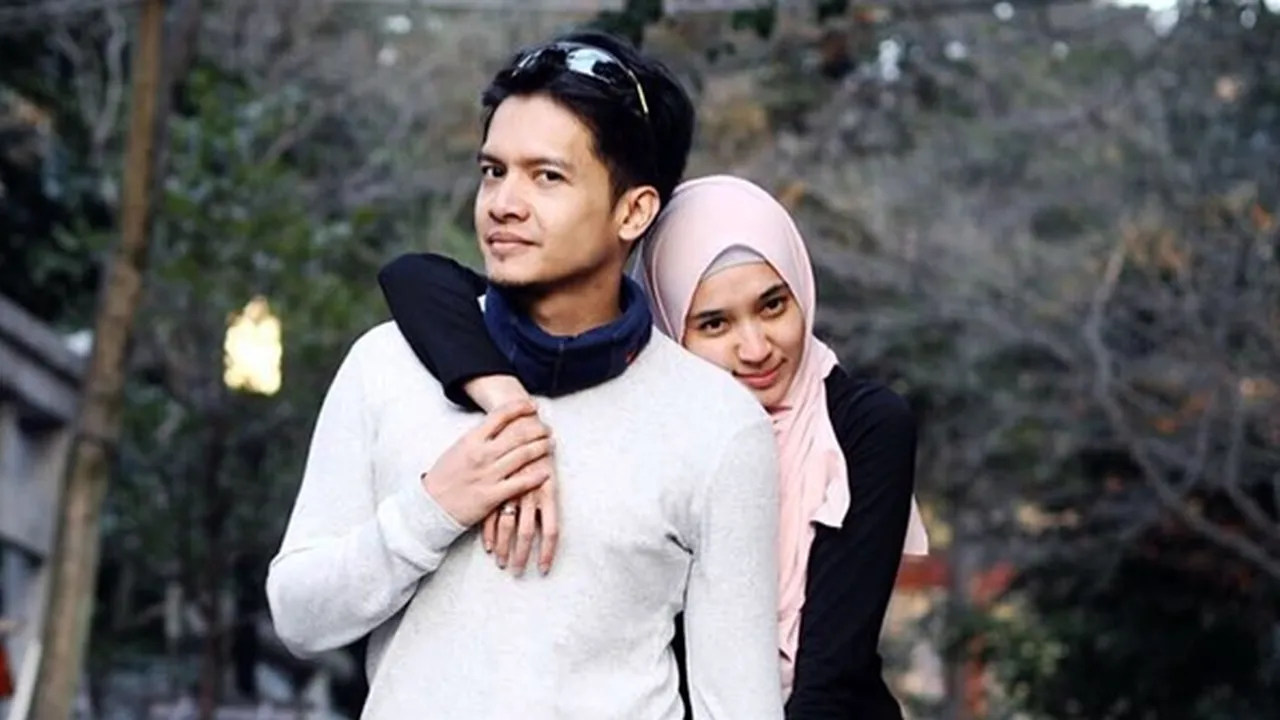 Dimas Seto Umroh Sendiri, Dhini Aminarti Ternyata Arisan