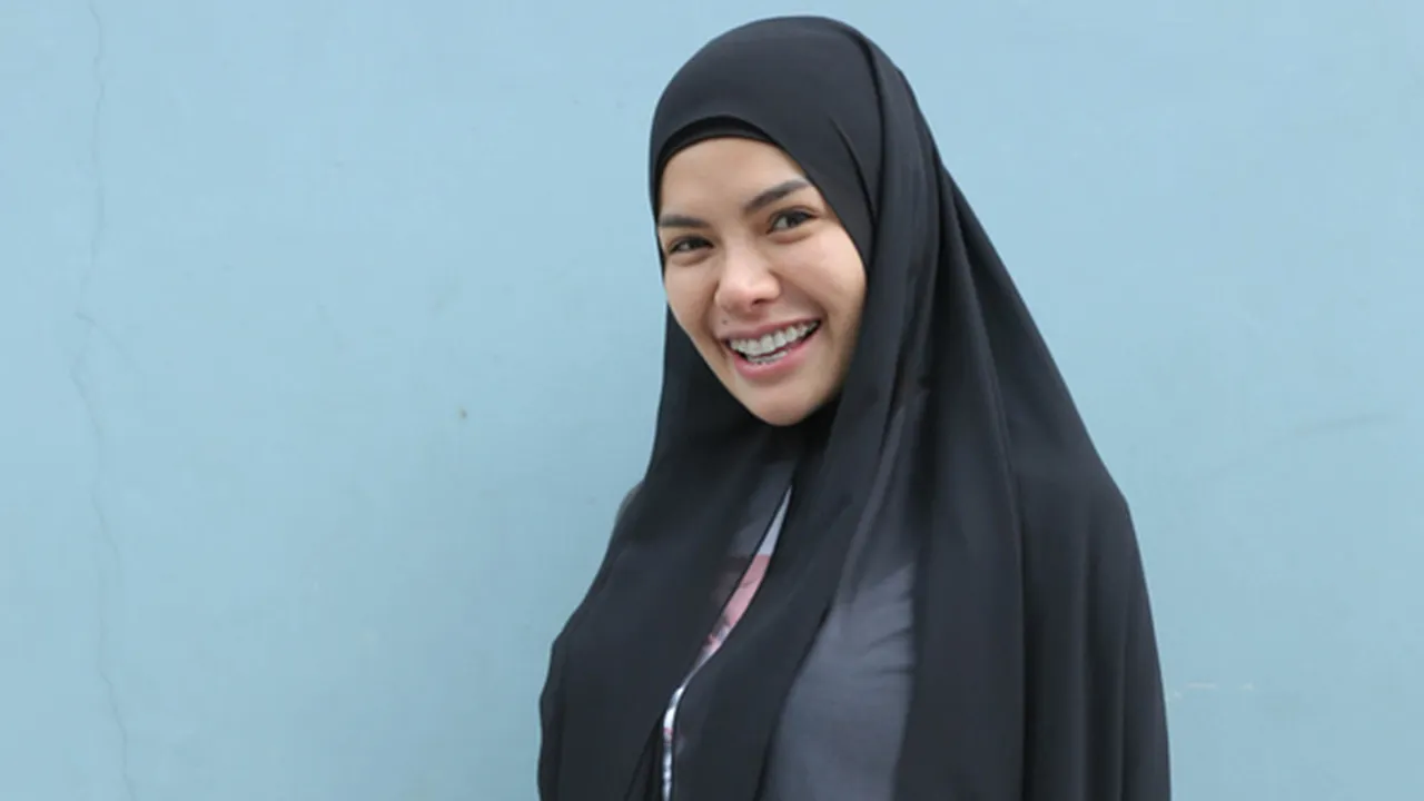 Dipanggil Bumil, Nikita Mirzani Ngidam Cilok Yang Dimakan Sambil...