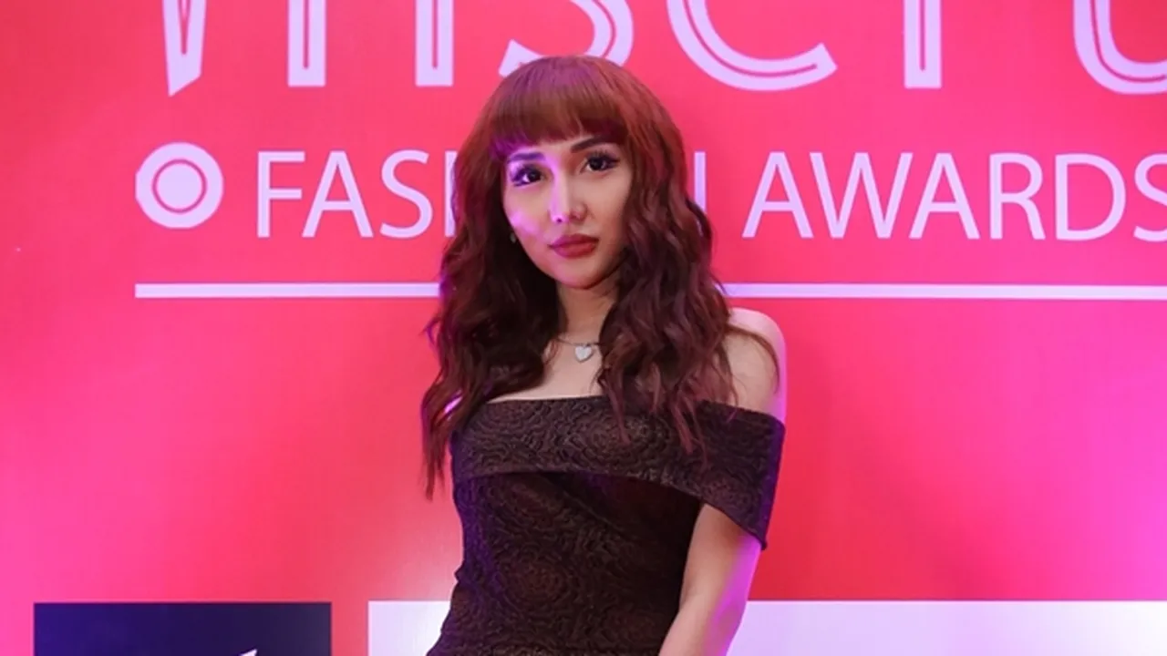 Dipinang Dengan Mahar Berlian 1,5 Karat, Lucinta Luna: Alhamdulillah Sah