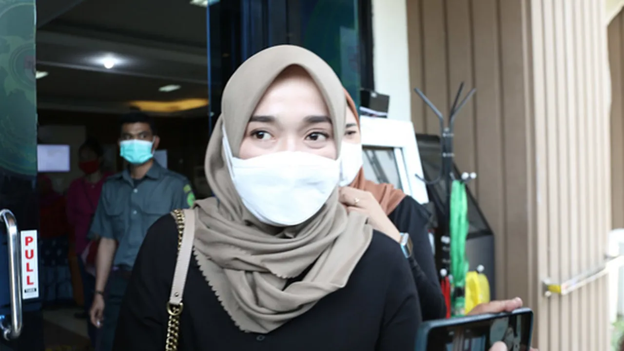 Diputus Secara Verstek, Ayus Sabyan dan Ririe Fairus Resmi Cerai