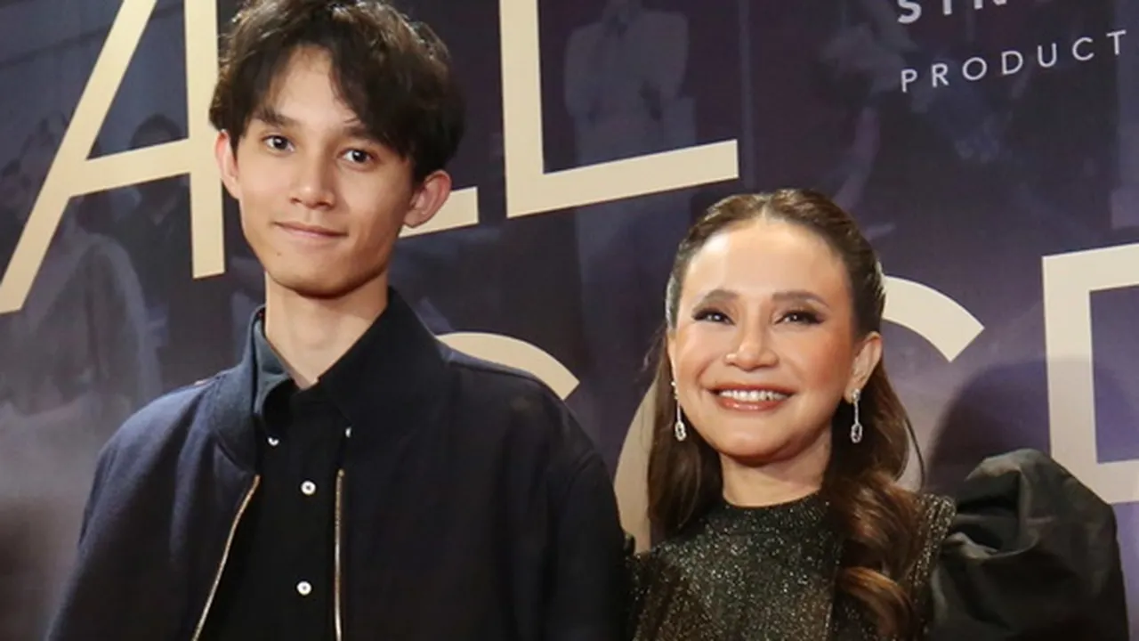 Disangka Netizen Seumuran dan Seperti Berpacaran dengan Langit Rizky Ramadhan, Rossa: Alhamdulillah Ya