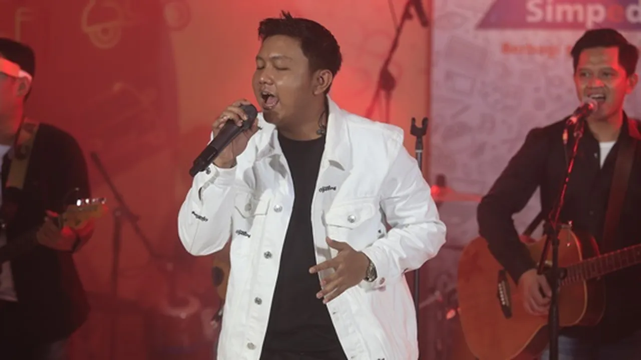 Disebut Netizen Jadi Penerus Almarhum Didi Kempot, Denny Caknan Beri Tanggapan