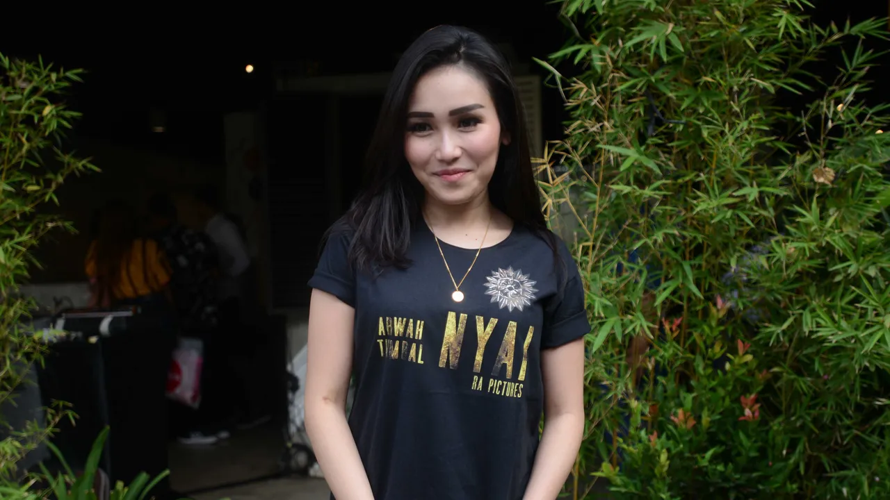 Disebut-Sebut Menjalin Hubungan Dengan Fransen Susanto, Ini Kata Ayu Ting Ting Disebut-Sebut Menjalin Hubungan Dengan Fransen Susanto, Ini Kata Ayu Ting Ting