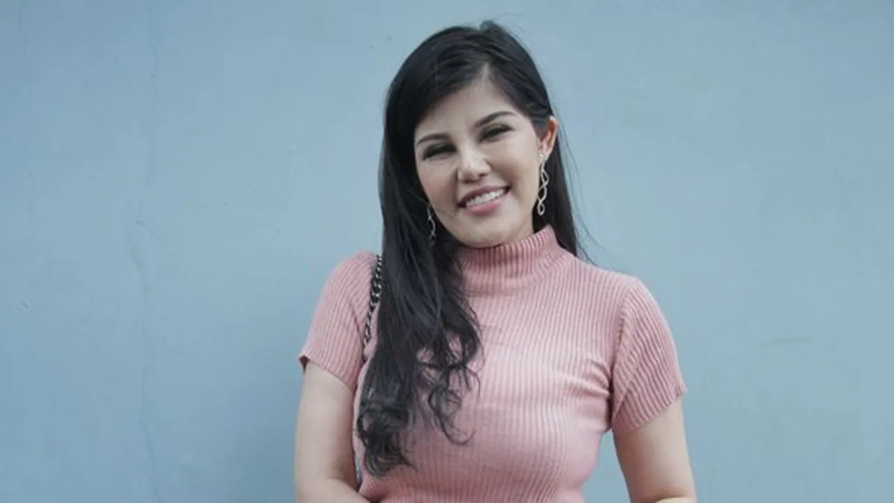 Dita Soedarjo Luncurkan Buku 'DIGNITY' untuk Dukung Para Wanita