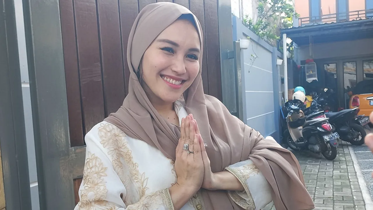 Ayu Ting Ting Ditanya Mana Jodohnya Saat Kumpul Lebaran Bareng Keluarga