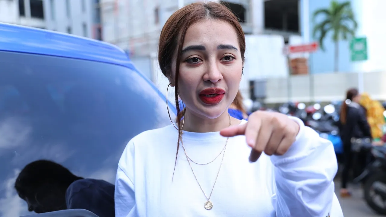Ditanya Seputar Keaslian Payudaranya Oleh Netizen, Cupi Cupita Ngambek
