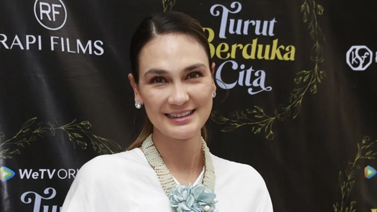 Ditanya Soal Kabar Balikan, Luna Maya: Nanya ke Ariel Dong