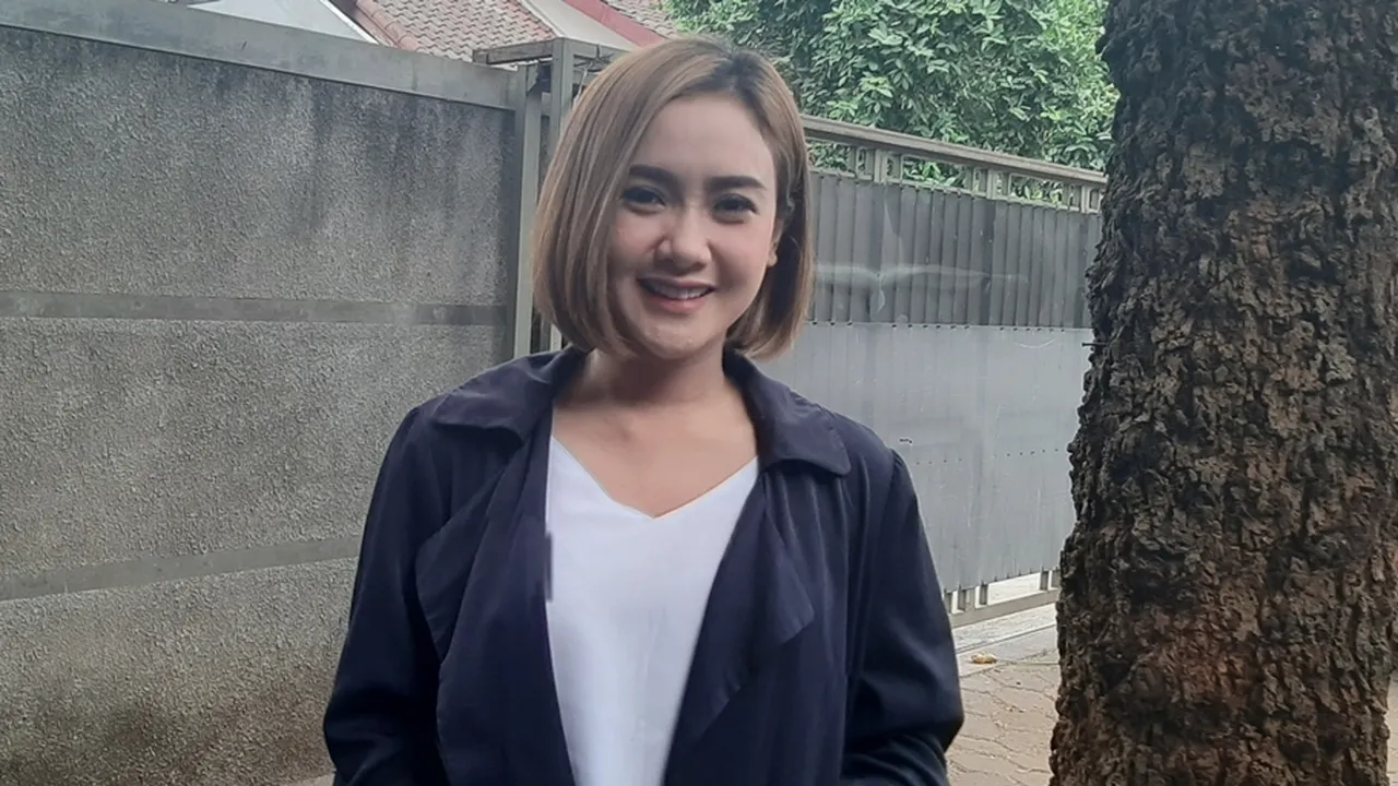 Ditanya Soal Pernikahan, Cita Citata : Nggak Boleh Dibicarain Dulu