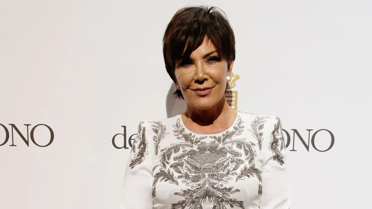 Ditanya Status Hubungan Dengan Corey, Kris Jenner Pilih Makan Jangkrik!