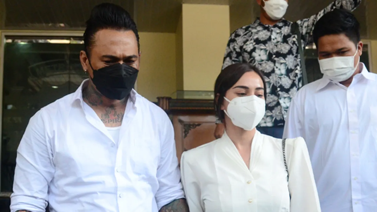 Dituding Netizen Jadi Penyebab Jerinx SID Hanya Peduli Kepentingan Dapur, Nora Alexandra: Kamu Bisa Bantu Apa?